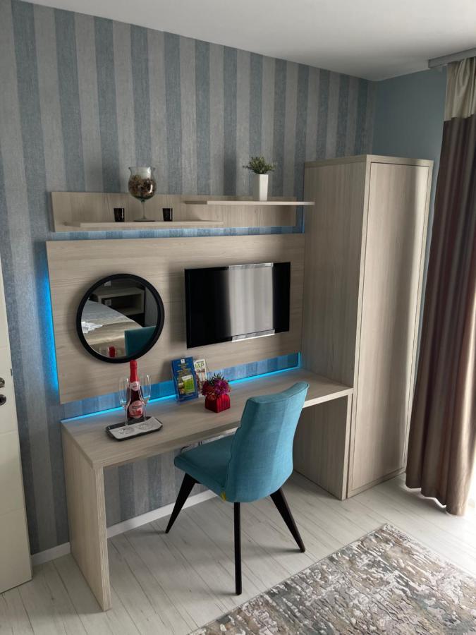 Voyage Cubic Adults Only Lägenhet Sibiu Exteriör bild