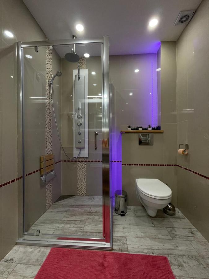 Voyage Cubic Adults Only Lägenhet Sibiu Exteriör bild