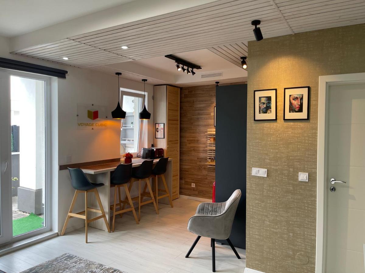 Voyage Cubic Adults Only Lägenhet Sibiu Exteriör bild