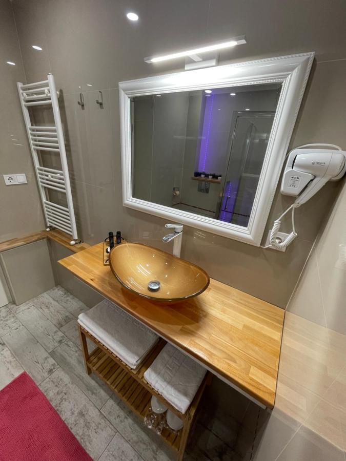 Voyage Cubic Adults Only Lägenhet Sibiu Exteriör bild